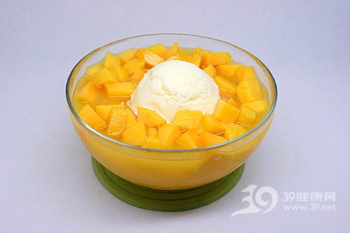 提醒：夏季水果不适宜冰着吃！
